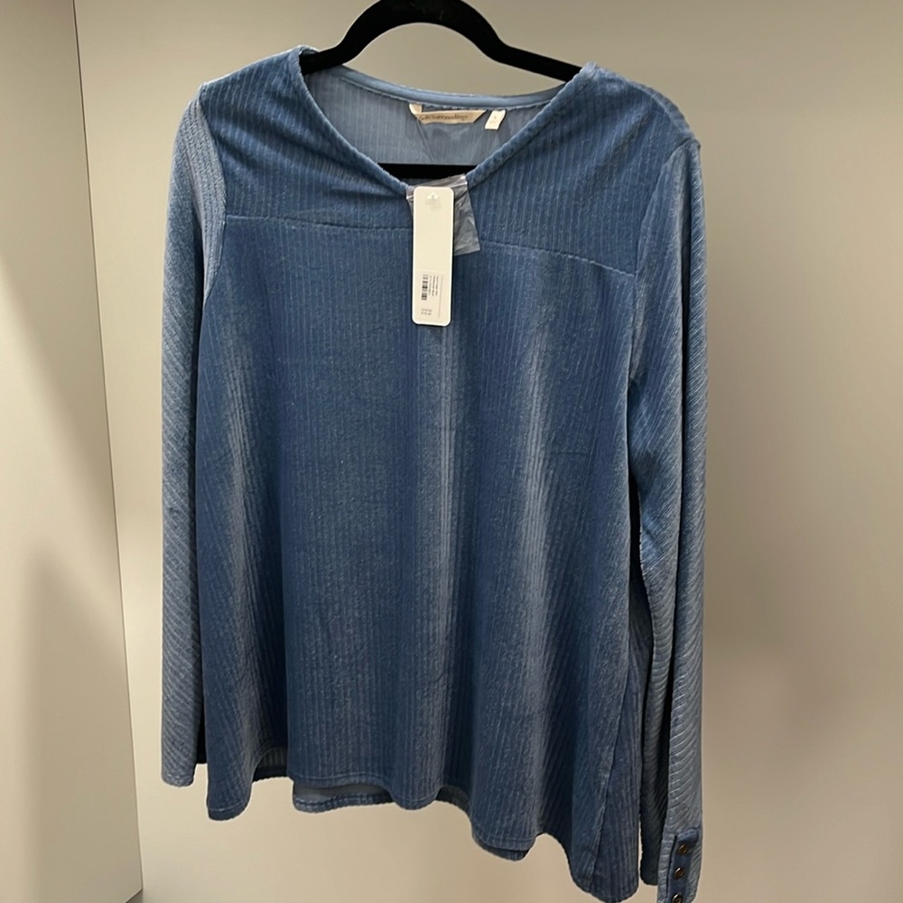 NWT Lucy Luxe Top